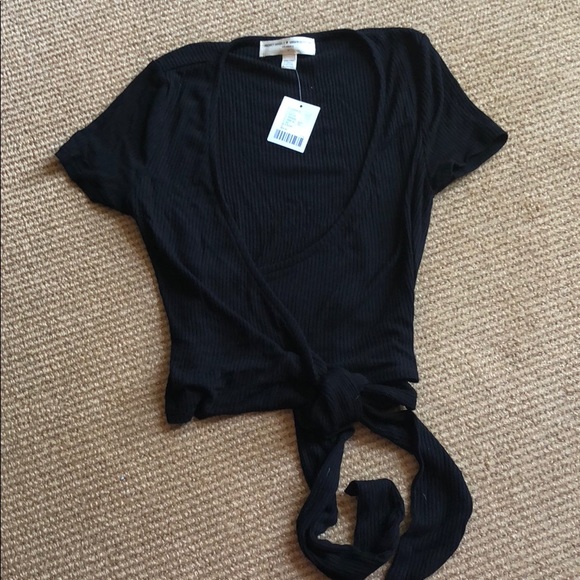 Urban Outfitters Tops - Black crop top with tie detail